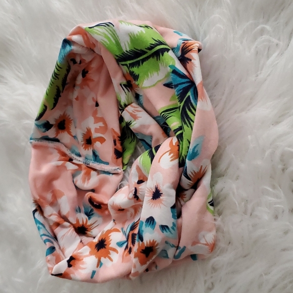 3/$15 Floral Stretchy Elastic Headbands - Picture 2 of 8